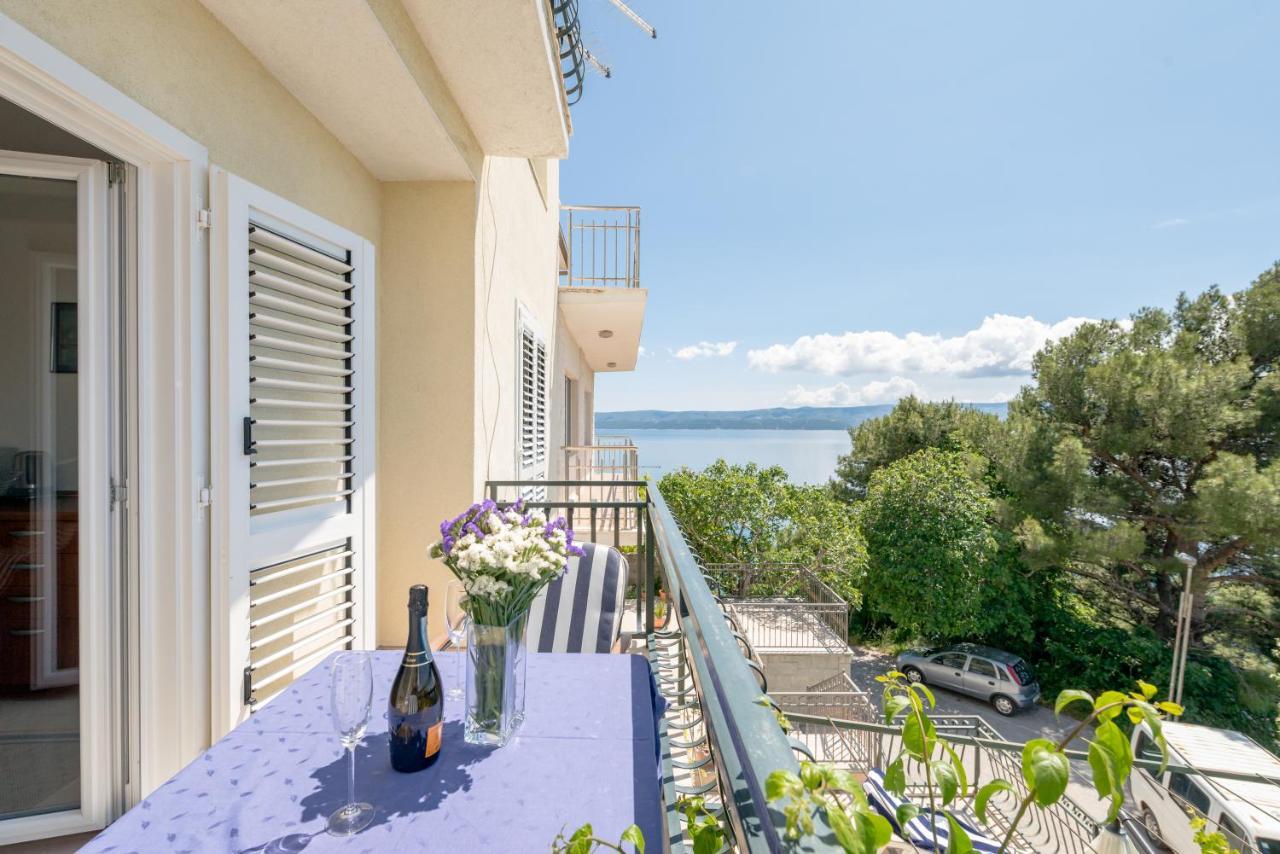 Apartmani Mirta Omis A Exterior photo